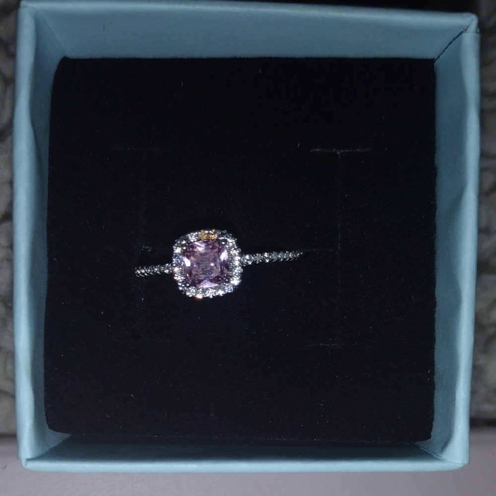 Sophisticated Silver Ring with Pink Stone
